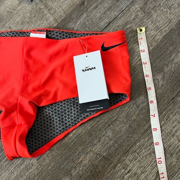 Nike Women Hydralock Fusion Cheeky Kickshort-Size Medium - Picture 7 of 9